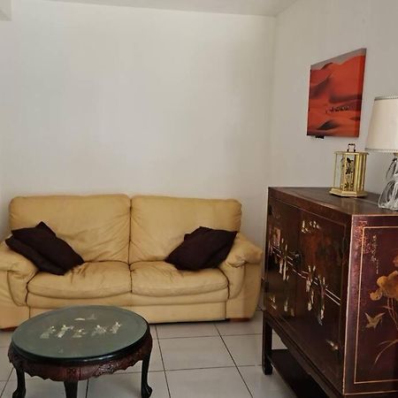 Maison Centre De Bellegarde Avec Jardin Et Terrasse Equipee D'Un Salon De Jardin Et D'Un Barbecue Cuisine Equipee 3 Chambres Avec 2 Lits Double 140X190 Et 2 Lits Simple Chauffage Poele A Granules Parking Gratuit Devant La Maison Bellegarde-du-Loiret Kültér fotó